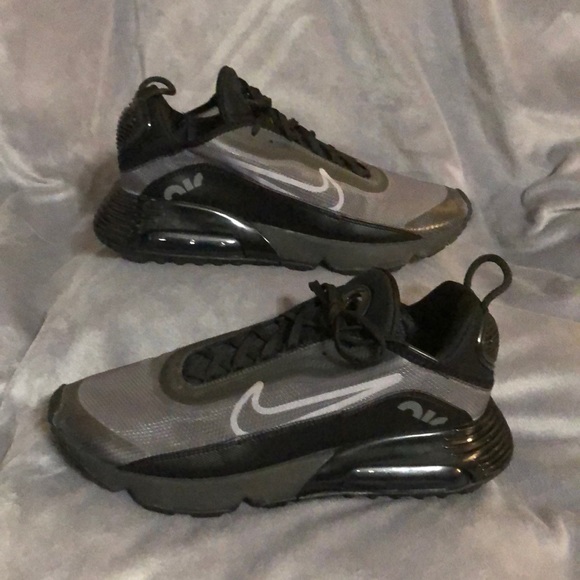 Nike Other - Nike Mens Air Max 2090’s “Black Wolf Gray Anthracite” Size 10.5 “GUC”